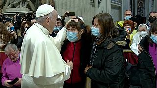 Le Pape François, avec des associations contre les violences à l'égard des femmes