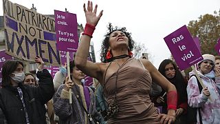 Des femmes manifestent contre les violences faites aux femmes, samedi 20 novembre 2021 à Paris