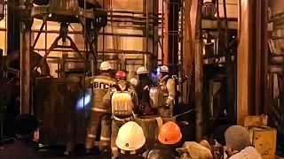 Explosión e incendio de una mina en Siberia deja 11 muertos y 35 mineros atrapados