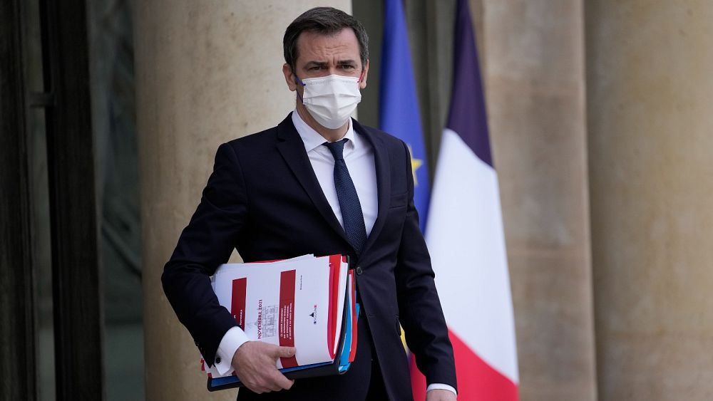 France pushes booster vaccines and makes masks mandatory