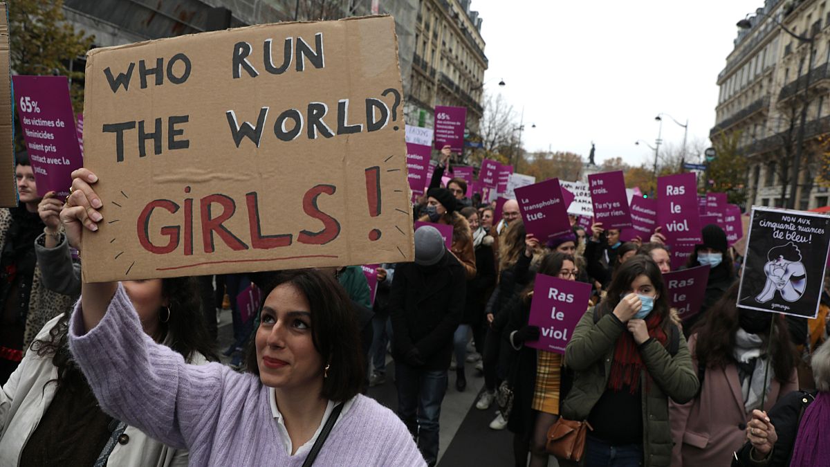 تظاهرة حاشدة في العاصمة الفرنسية باريس ضد العنف الممارس بحق المرأة، 20 نوفمبر 2021