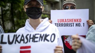 Акция протеста против белорусских властей напротив посольства США в Вильнюсе, май 2021 года