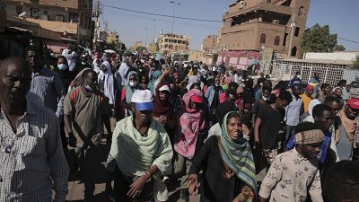 متظاهرون سودانيون 
