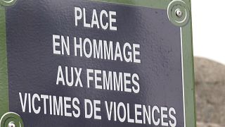 Paris'te bir meydan, şiddet sonucu yaşamını yitiren kadınlara adandı