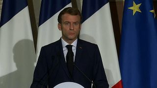 Crisi migratoria, Macron gela Johnson: "potremo discutere quando agirete seriamente"