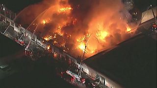 حريق في مبنى تجاري في لوس أنجلوس
