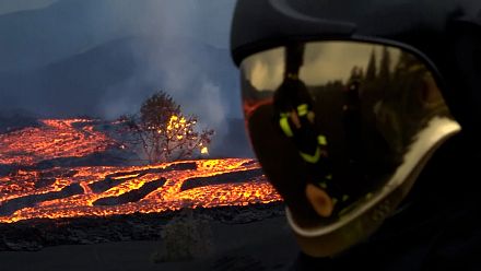 New lava flow moves out from La Palma volcano