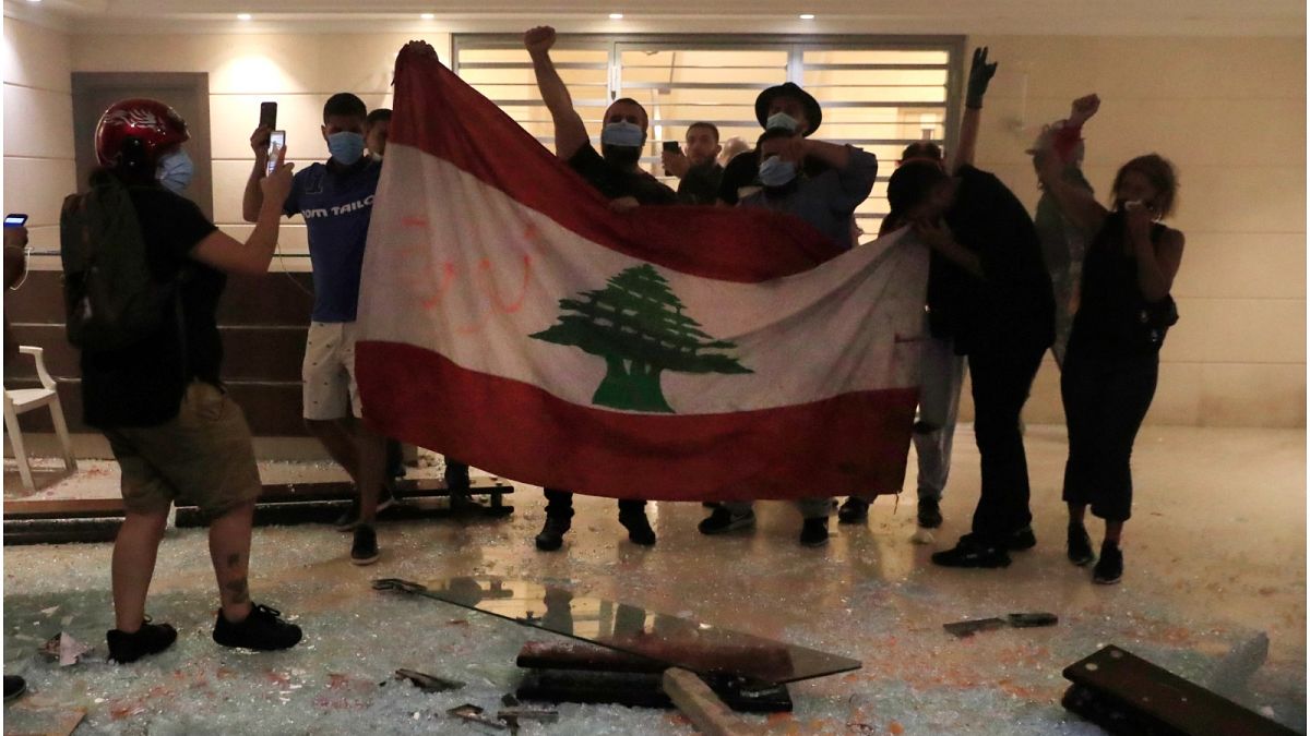 وقفة تضامنية مع ضحايا انفجار مرفأ بيروت 