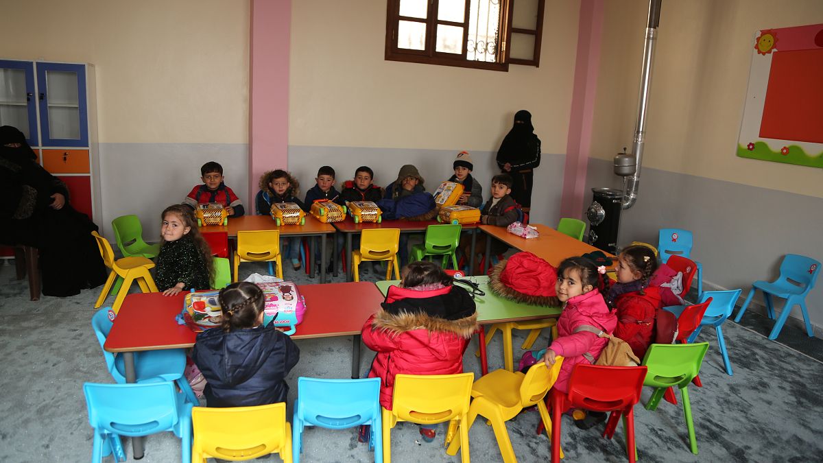 Suriye'nin kuzeyindeki El Bab'ta Türkiye'nin açtığı bir okul