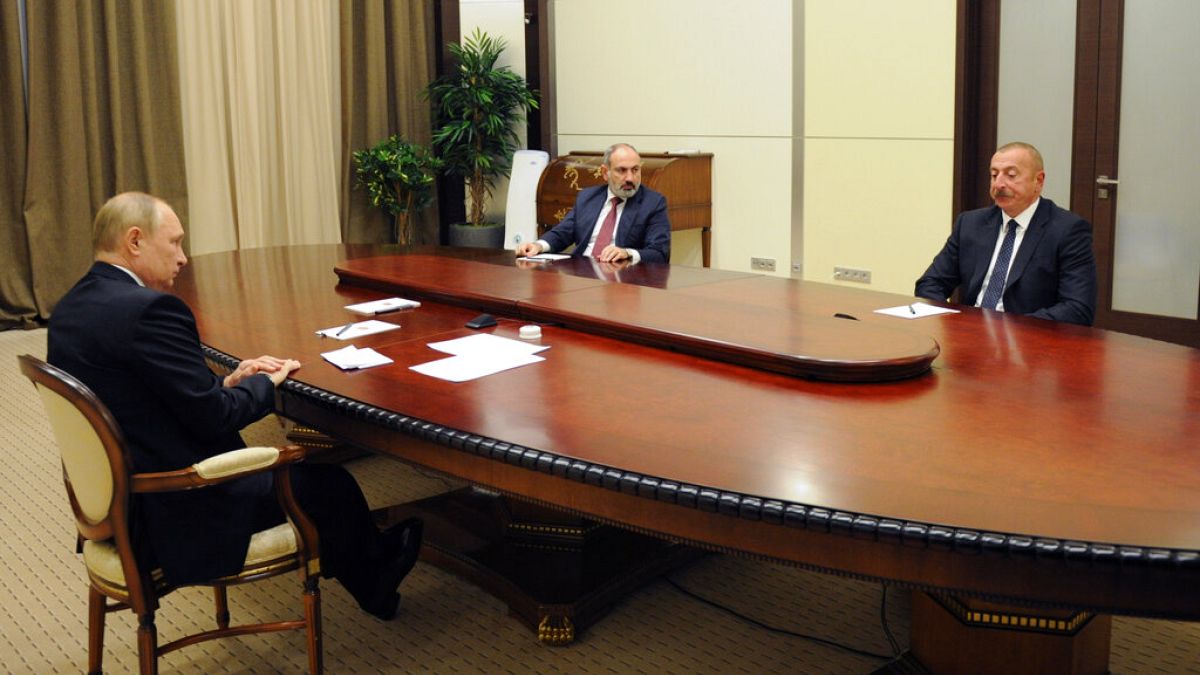 Putin reunido com Nikol Pashinyan e Ilham Aliyev