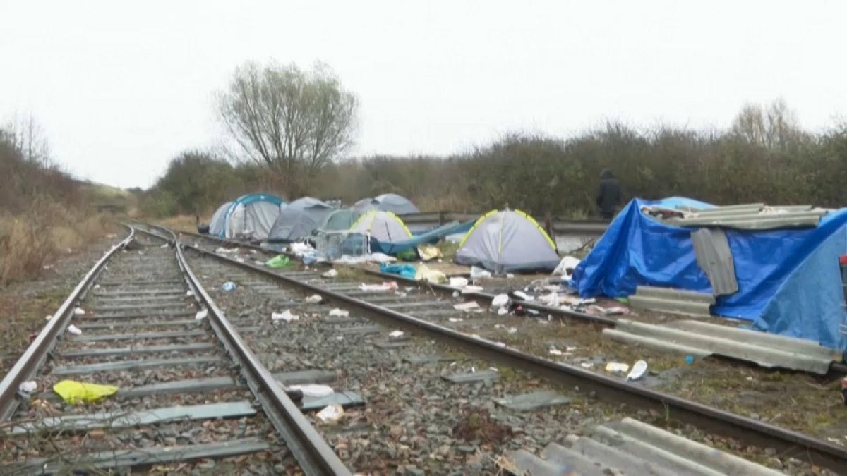 Un camp de migrants près de Dunkerque en France.