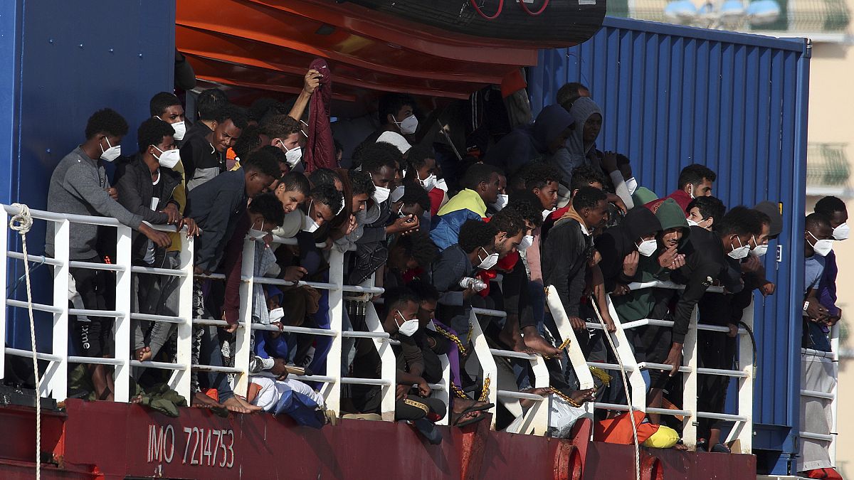 Un barco de Sea Watch con 800 personas a bordo desembarca en Trapani el 7 de noviembre