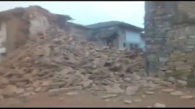 El sismo provocó derrumbes de viviendas en varias localidades de Perú y de Ecuador
