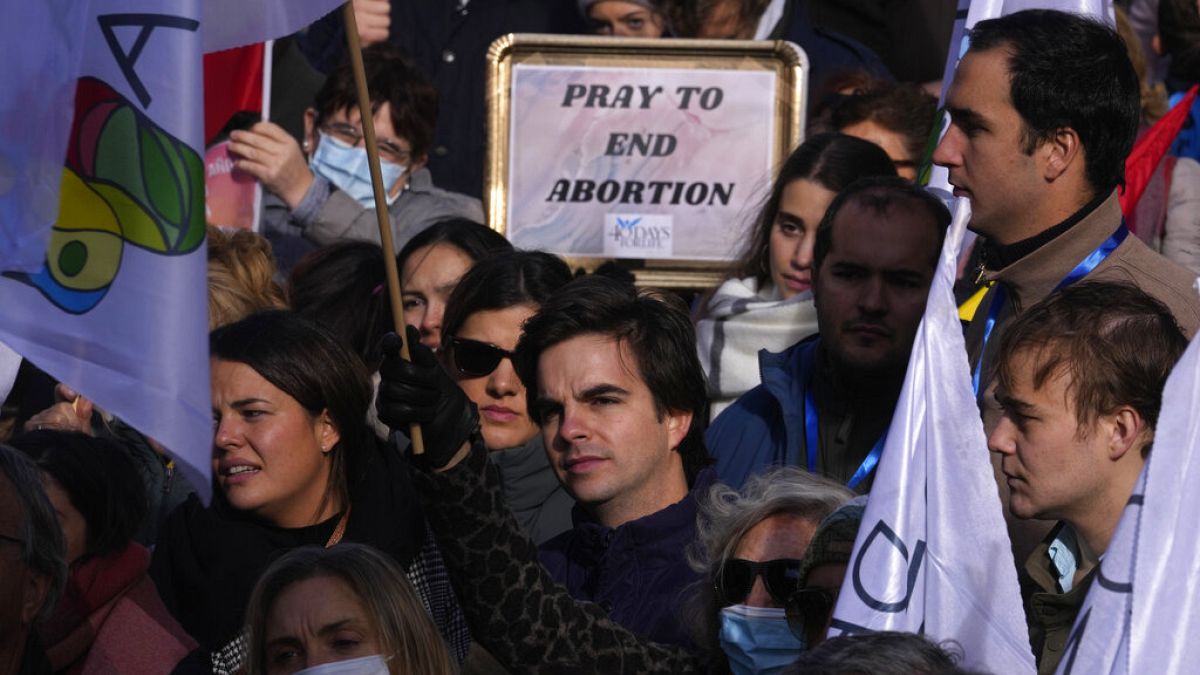 Испанцы против абортов.