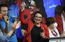 Xiomara Castro canta vitória nas Honduras