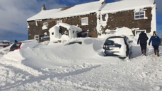 I visitatori del Tan Hill Pub si sono ritrovati bloccati per tre giorni, a causa di una tormenta di neve