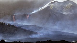 Fluyen nuevos flujos de lava del volcán de La Palma, el 29 de noviembre de 2021