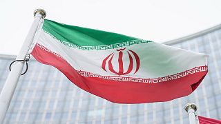 إيران تركّز على رفع الحظر وإلغاء العقوبات وسط محادثات فيينا النووية 