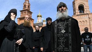 Muhalif Rus keşiş Sergiy ve deştekçileri