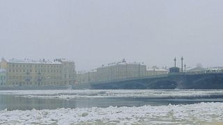 NO COMMENT | San Petersburgo se tiñe de blanco tras una noche de fuertes nevadas