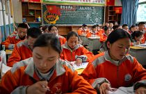 Tibet'in başkenti Lhasa'da Çince öğrenen öğrenciler