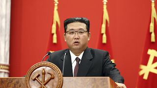 زعيم كوريا الشمالية كيم جونغ أون في خطاب للاحتفال بالذكرى 76 لحزب العمال في البلاد في بيونغ يانغ، كوريا الشمالية.