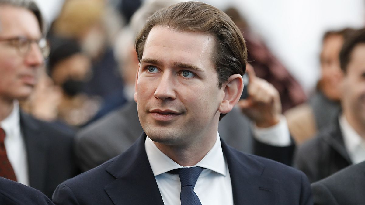 Austria, l'ex Cancelliere Kurz si ritira dalla scena politica. E Schallenberg annuncia le dimissioni