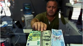 El colapso de la lira turca hunde la economía del noreste de Siria