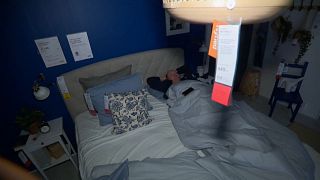 Los empleados pudieron usar las camas en exposición para dormir en ellas, 1/12/2021, Aalborg, Dinamarca