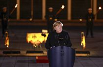 Angela ;Merkel beim Großen Zapfenstreich in Berlin