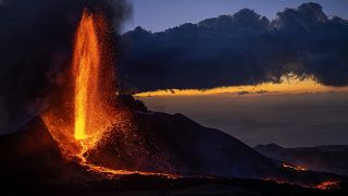 Die Lava auf La Palma gefährdet den Ort La Laguna