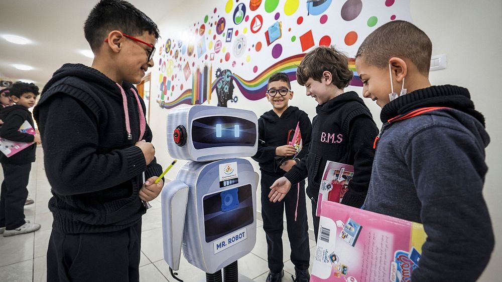 school-kids-in-gaza-city-are-getting-lessons-from-a-robot-teacher