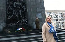 Le Pen omaggia il ghetto di Varsavia, ma l'obiettivo è l'alleanza coi sovranisti