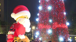 Multidões para ver maior decoração natalícia ao ar livre de Taiwan