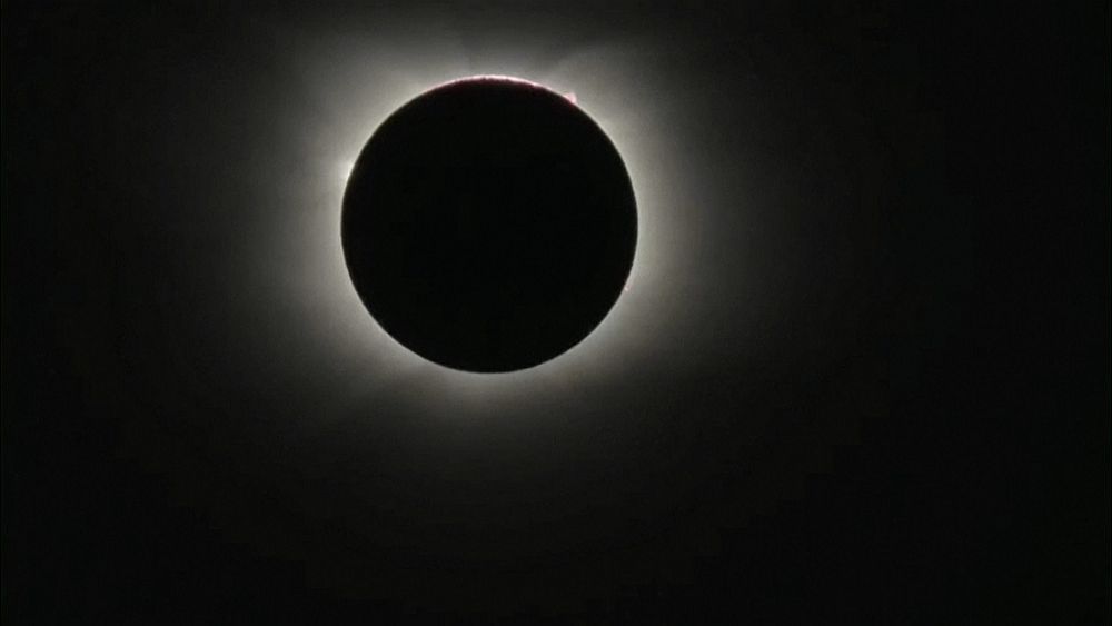 total-solar-eclipse-seen-from-union-glacier-antarctica