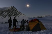 Cientistas chilenos e norte-americanos observam eclipse no Gaciar União