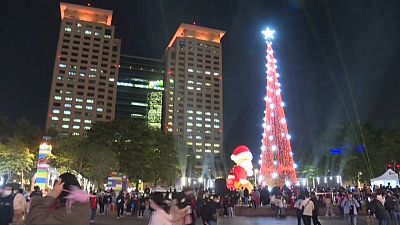 شاهد: بدء احتفالات أعياد الميلاد في تايوان بعيدا عن مخاوف كورونا