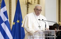 Папа Франциск выступает с речью о миграции в президентском дворце Афин, 4 декабря 2021 года