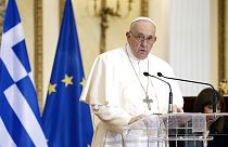 el Papa Francisco pronuncia un discurso durante una ceremonia en el Palacio Presidencial en Atenas, Grecia, el sábado 4 de diciembre de 2021