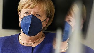 Merkel faz último apelo à vacinação