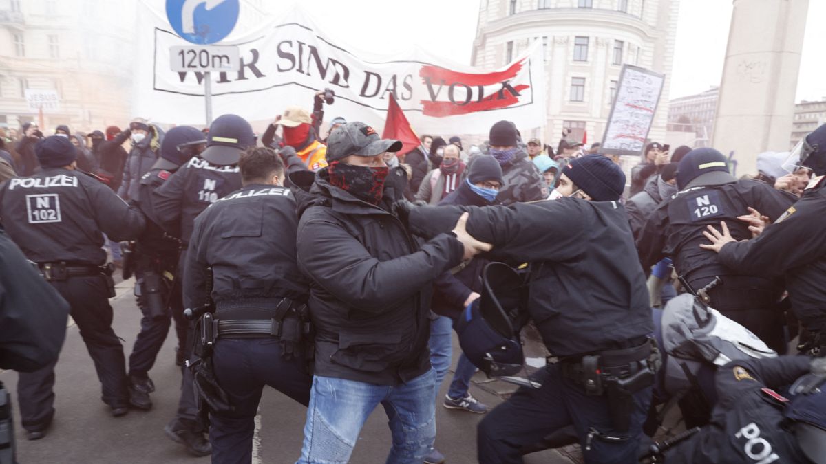 مظاهرات عنيفة في فيينا