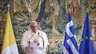 Le pape à son arrivée à Athènes (Grèce), le 4 décembre 2021