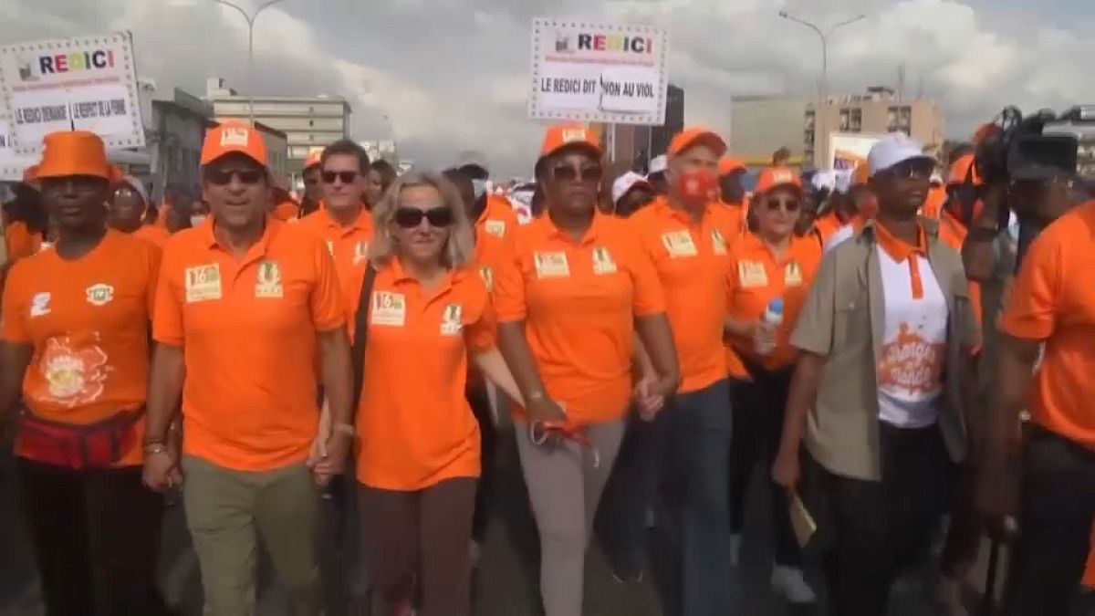 Marcha naranja contra la violencia machista en Costa de Marfil