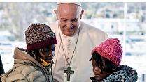 پاپ در میان پناهجویان جزیره لسبوس یونان