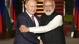 Vladimir Putin e Narendra Modi durante l'incontro a Nuova Dehli