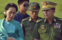 ARCHIVES : Aung San Suu Kyi (à g.) le 06/05/2016