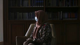 Juíza afegã vive refugiada no Brasil, após fugir do Afeganistão, controlado pelos talibãs