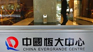Çin, rekor değer kaybeden Evergrande'i 'temerrütten kurtarmak için' harekete geçti 