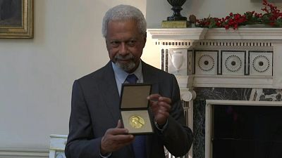 عبد الرزاق قرنح يتسلم جائزة نوبل للآداب في لندن