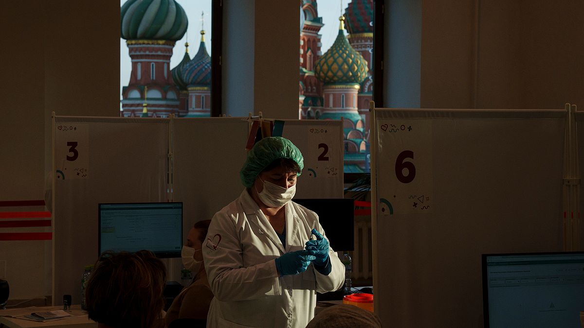 Центр вакцинации в Москве. 